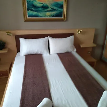 Тристаен Апартамент Поморие Apartment Pomorie